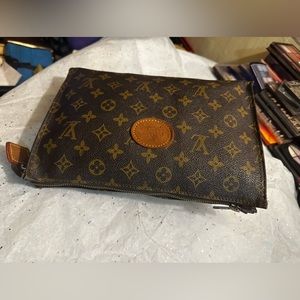 Louis Vuitton Monogram Toiletry Pouch 26 authentic
